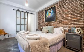 Moderno y céntrico apartamento en Tesoro 6